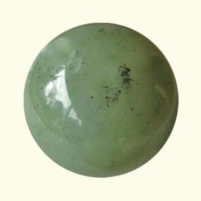 Het element op de ring heet ‘cabochon’, afgeleid van de tot een gladde, bolronde of ovale vorm geslepen edelsteen met een vlakke onderzijde.