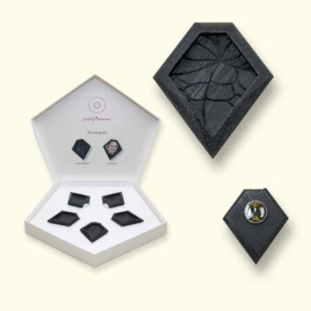 De parlAmore© rouwspelden met bladnerf worden geleverd in een elegant doosje van 5 stuks. Onderin zitten 5 gondeldoosjes. Uitvaartcorsage